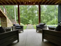 Luxurious Retreat w/Hot Tub by DuPont; mins to Pisgah, Brevard & Hendersonville