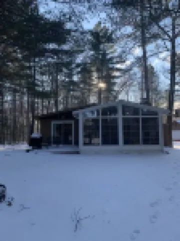 Comfy Cabin in the North Woods -Snowmobilers, Ice Fishing and Skiing