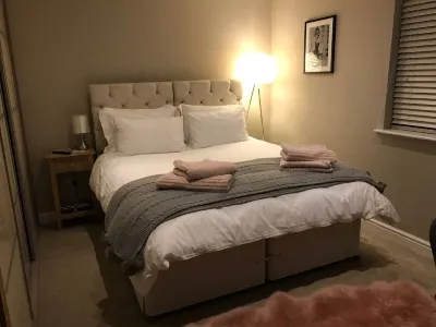 Romantic Lodge on the Pilgrims way, Hollingbourne nestled in the Northdowns