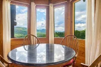 Beautiful Mountain View log cabin