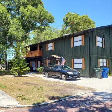 Up to 12 guests - Just min to Clearwater Beach & Indian Rocks Beach