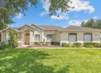 Golf Vila located in a Gated community!