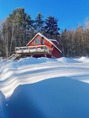 WhiSki Cabin - 12 Acres With a Mountain View!