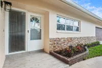 Naples Dream Escape 4BR Home, heated pool, 10min from Beach