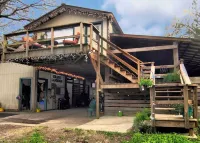 Private Loft at a Working Show Barn ~ Pets Welcome!