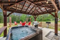 Relax in Cozy 3-Bedroom Cabin, Just a Quick 6-Min dr from Island at Pigeon Forge