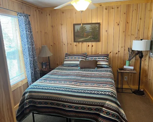 Ben Ranch Cabin # 2 located in a century old Pecan Orchard. 2 Bedroom plus couch Hotels in Osage County
