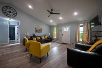 Red River Gorge, High Speed Wi-Fi, KY Dragway, Hollerwood Stay