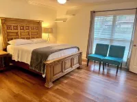 Sweet & cozy indv. home in The Woodlands, TX. 2-3 min drive to prime locations!