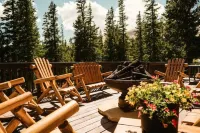 Log Cabin w Hot Tub + Epic 14er Views - Near Breck