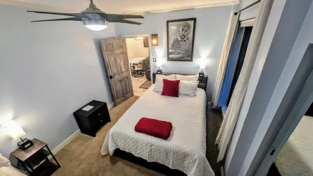 Walk to lifts! Beautiful 2BR/2BA at base of Park City MountainCondoInPC