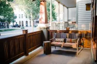 5bd Craftsman Gathering House. Best location in South Main! Steps from park!