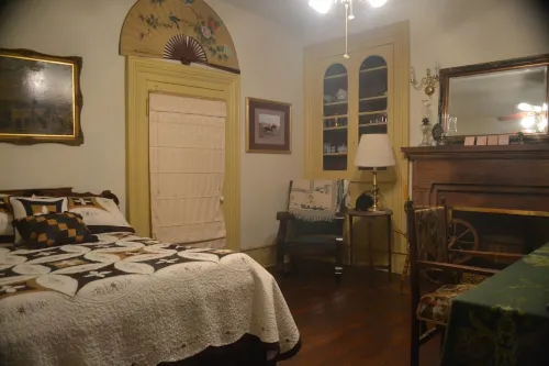 Historic Victorian - 1 Hour N of Nashville - 3-Star