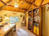 Swimming Pool, Pickleball, Tennis, Basketball Courts, Private Hot  Tub, Sauna. Hotels in Glacier