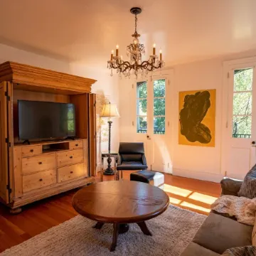 Historic Downtown Loft Apartment