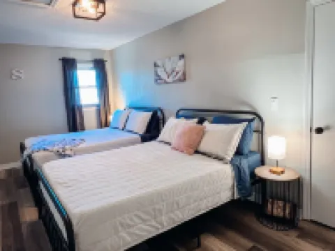 Spacious 3- Bd home in French Lick 弗倫奇利克酒店