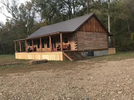 BUCKEYE Lodge on the Pig Trail senic hwy