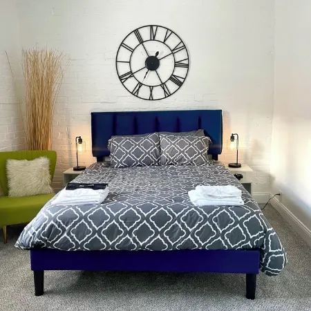 Urban Retreat-Walk to UC, Hospitals and the Zoo. Minutes from OTR and Downtown.