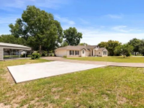 Charming 4 Bedroom House near Lake McQueeney Hotéis em McQueeney