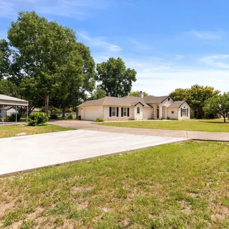 Charming 4 Bedroom House near Lake McQueeney