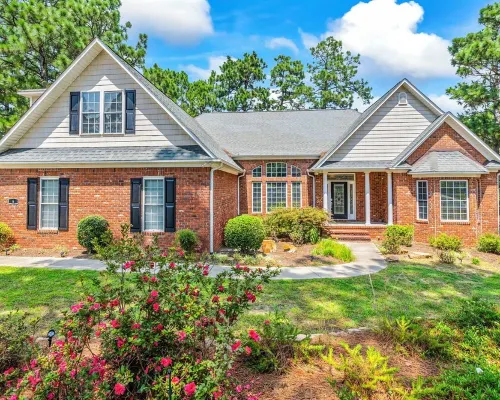 Book Golf with us! Luxury Emerson Cottage at Pinehurst No. 6 with Pool Table Hotels in Pinehurst