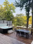Lakefront-Hot tub-Boat Dock-Amazing Patio-RELAXING
