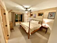 Mount Snow Post and Beam House Hotels near Hogback Mountain Country Store