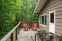 Private Chalet: Walk to Hiking/Biking Trails and Golf Course