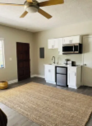 Modern Studio in Downtown