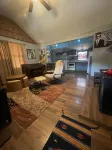 Full, private, artsy, cozy, creek-side home! Hotels in Tahlequah