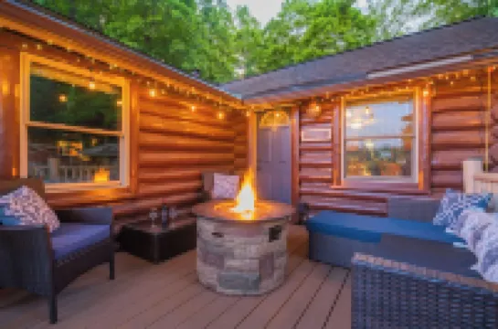 Cute Log Cabin! Boyne Mountain! Hot Tub! Walloon Lake! Waterpark!