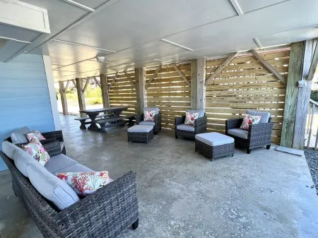 Oceanfront Escape – 6Br, 4BA with Pool & Private Beach Walkway