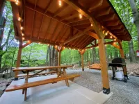 Hideout Home With 2 Minutes To Pool/ Beach and Ski Lift