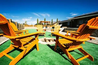 Luxurious Desert Oasis 🏜  JACUZZI AND GAMEROOM