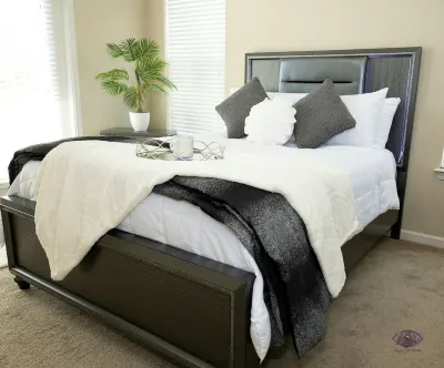 Cozy Luxury Midtown 1 Bedroom Condo Hotels in 