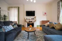 5th and Grand - Lovingly Restored Brownstone Troy NY Unit 1 Hotels in Troy