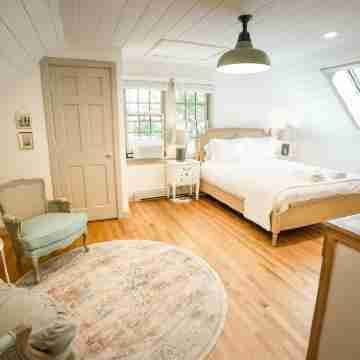 Private Cape Cod Cottage. Walk to Ellis Landing Beach! Rooms