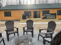 Northern MI Log Cabin Inn–Hot Tub, Trails, Golf, Trails, Nature, Snowmobile, Ski - Feriehus