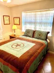 Riverfront Home w/kayaks, firepit, grill, fish 8mi Coopers 8mi Castell Gen Store