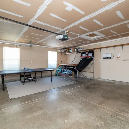 NEW! Stylish Ranch near Grand Park/ Westfield w/ all the Extras! Sleeps 10!