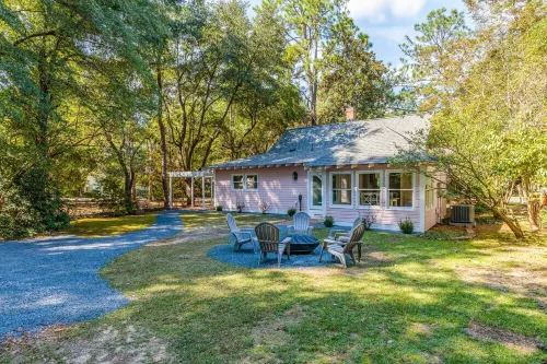 Historic Cottage in the heart of Pinehurst Village