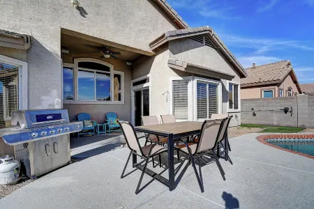 Spacious 4-bedroom house in marvelous Gilbert!