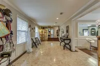 Spacious Peaceful Get-Away with a barn to host Events!