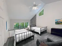250'  Relaxing Waterfront Spacious Remodel & Walking to Sand Beach New Fireplace