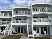 Expansive view of gulf from 2 balconies on private beach - steps from the sand!
