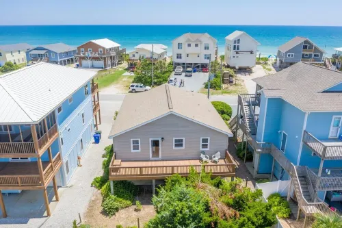 Perfect Beach Rental with private heated pool and close beach access. 🤩