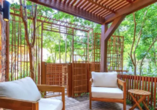 Modern Luxury, Walk to Washington St and Downtown, EV, Movie Room, Spa Bathroom