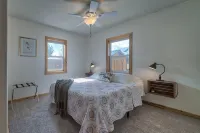 Newer Cozy Cabin; Private & Under 10 Minutes to Cody!