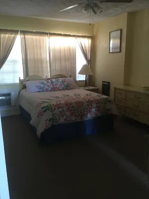 Cozy 1 bedroom on the water!Apt2