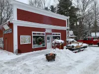 Lake Michigan Sunset View Cottage, Tunnel of Trees, Good Hart. Easement to Lake. Hotel a Emmet County